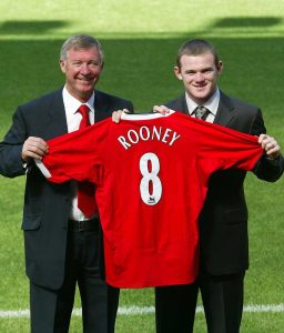 Angka 8 menjadi nomer punggung pertama yang diberikan pada Rooney. Angka yang baik untuk awal yang baik.